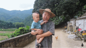 山东|山东有个大爷版李子柒！“玩木头”爆红海外！能造2600年前“鲁班凳”