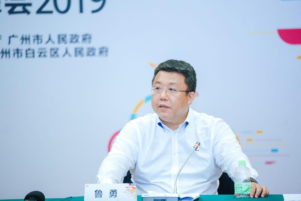 继任正非给5g泼了"一盆凉水"之后,华为鲁勇表示:5g不是万能的