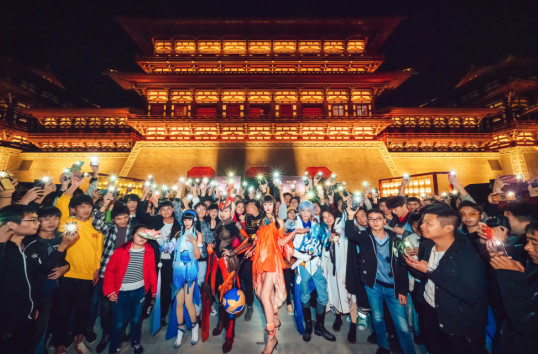 《王者荣耀》周年庆千灯会开启