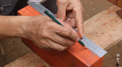 山东|山东有个大爷版李子柒！“玩木头”爆红海外！能造2600年前“鲁班凳”