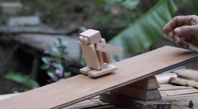 山东|山东有个大爷版李子柒！“玩木头”爆红海外！能造2600年前“鲁班凳”