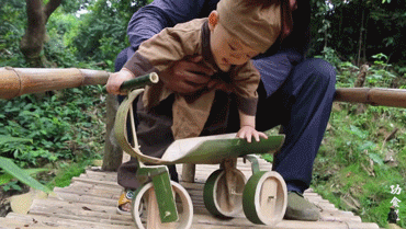 山东|山东有个大爷版李子柒！“玩木头”爆红海外！能造2600年前“鲁班凳”
