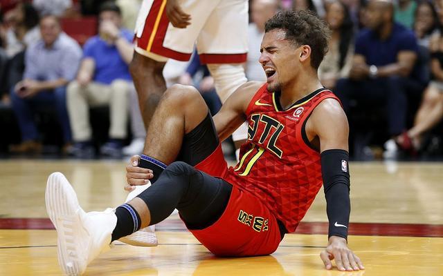 超新星90度崴脚伤退,名记:预计缺阵2周时间