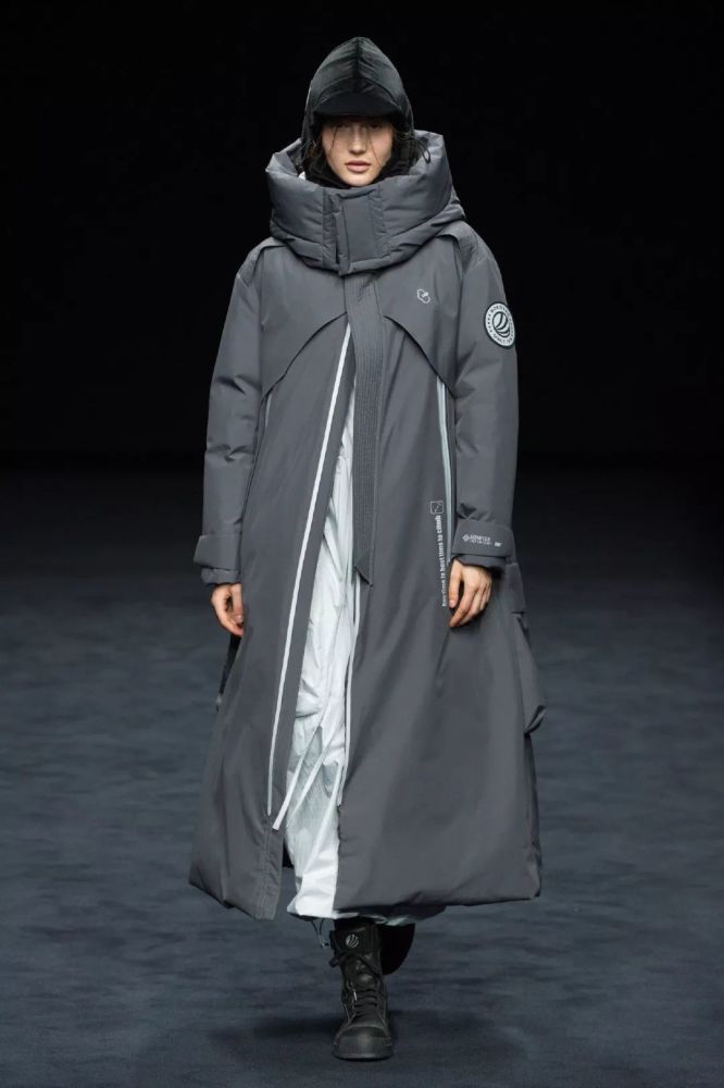 闪耀国际舞台已经强势登陆米兰时装周波司登作为中国羽绒服品牌no!