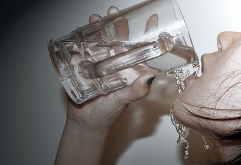 有些人明明一天都在喝水,可还是觉得口渴难耐,这时候要注意是不是身体