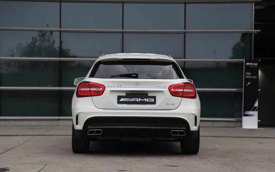 奔驰gla 45 amg,经典白色汽车图片