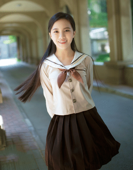 还记得《天涯赤子心》中的如萍吗?如今长大穿短裙,美到不敢认!