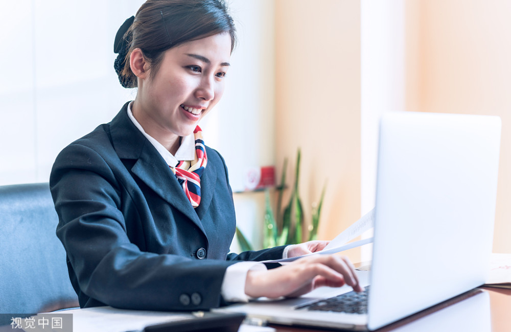 银行柜员在减少大堂人员增加了对储户有什么影响