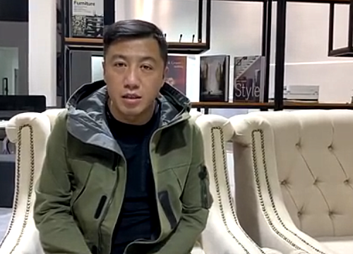 还记得《极挑》导演严敏吗?如今因张艺兴再次露面,头发却成亮点