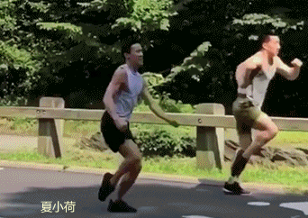 搞笑gif趣图新来的学妹韧性真好这零件都不是原装的吧