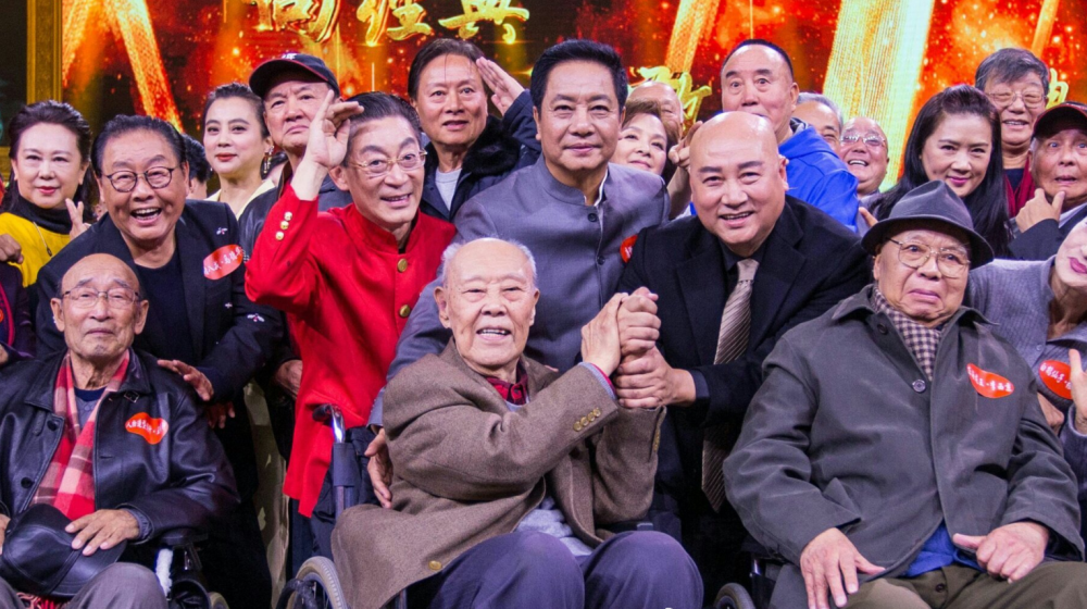 "唐僧"迟重瑞晒西游剧组重聚合照,师徒四人合体引观众回忆杀