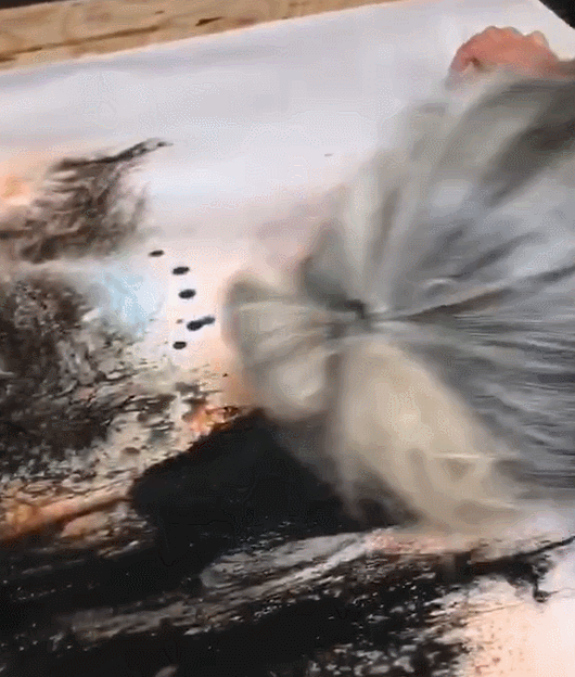 薛晓平|58岁大爷用“脸蛋”作画，收获100万粉丝，网友：果然是靠脸吃饭