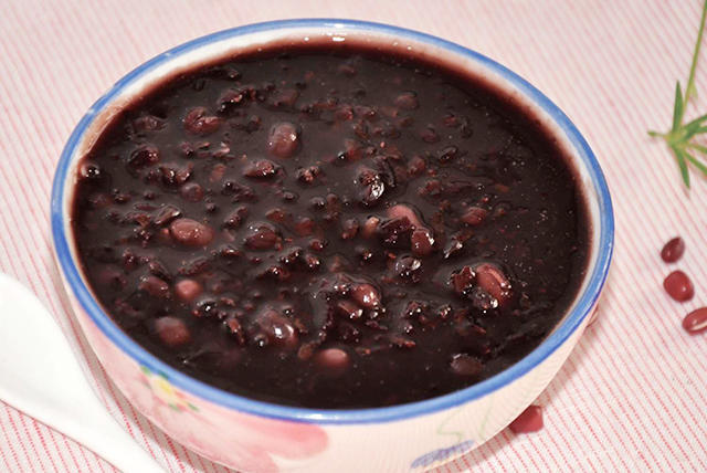【紫米红豆粥】