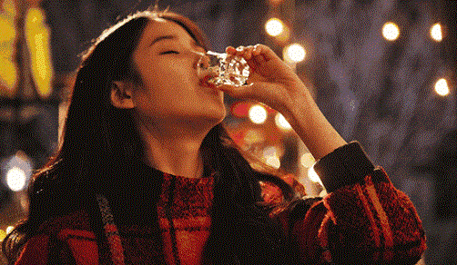 会喝酒的女孩才是大写的可爱