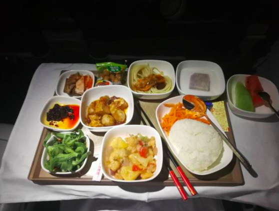 和乘客一样的飞机餐吗?