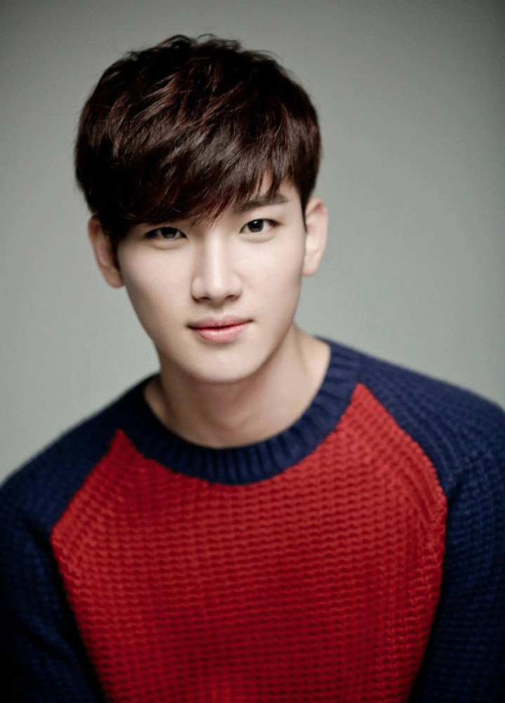 韩国歌手卢志勋参加《mr.trot》