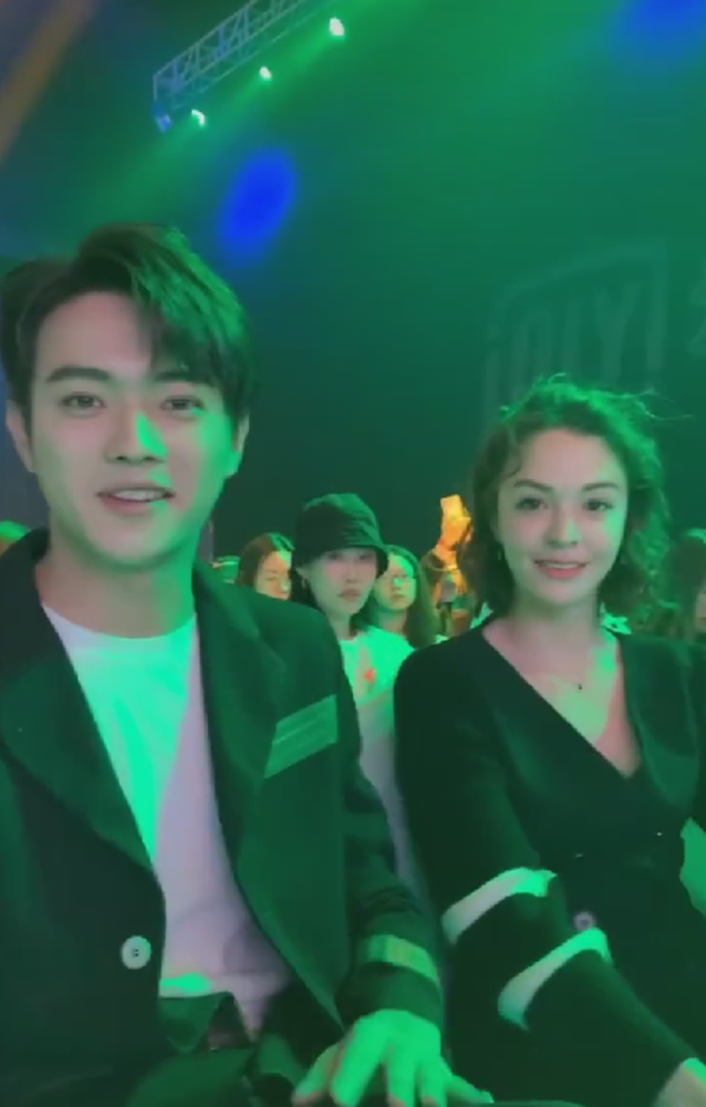 许凯张榕容出席活动,看当时两人的小表情,师徒情延续到了剧外