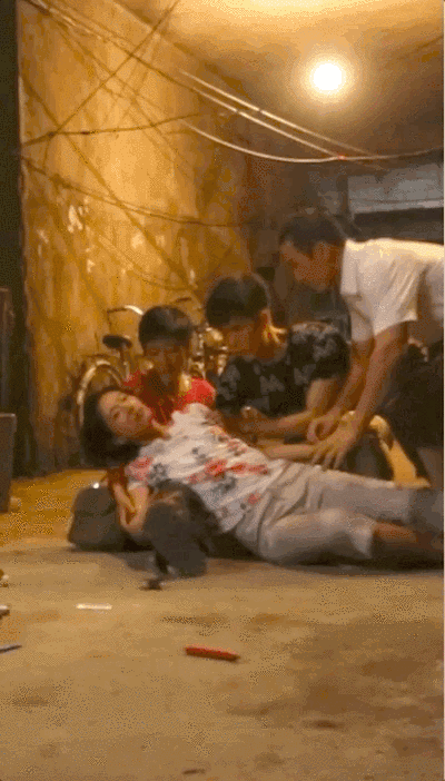 万茜|“姬圈扛把子”万茜泪崩：又A又飒的她，原来也有不为人知的一面