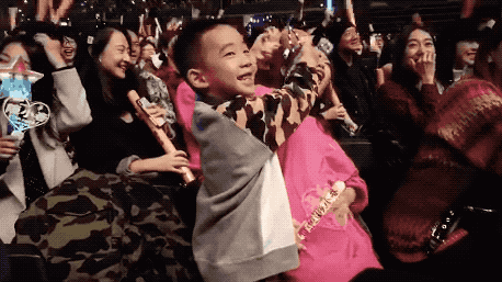 陈小春官宣应采儿怀二胎,他们凭什么是娱乐圈