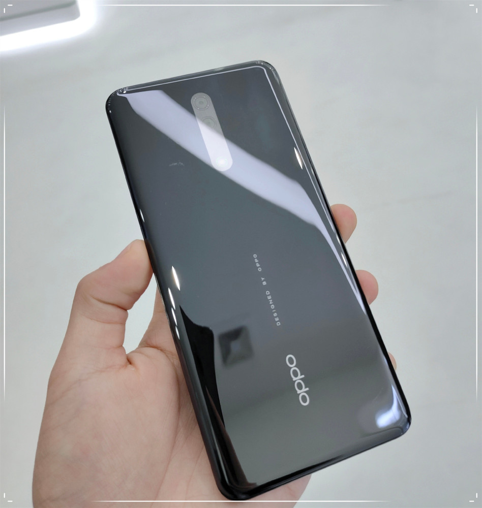 oppo大招不断!屏下摄像头手机来了,网友:这才是真全面屏