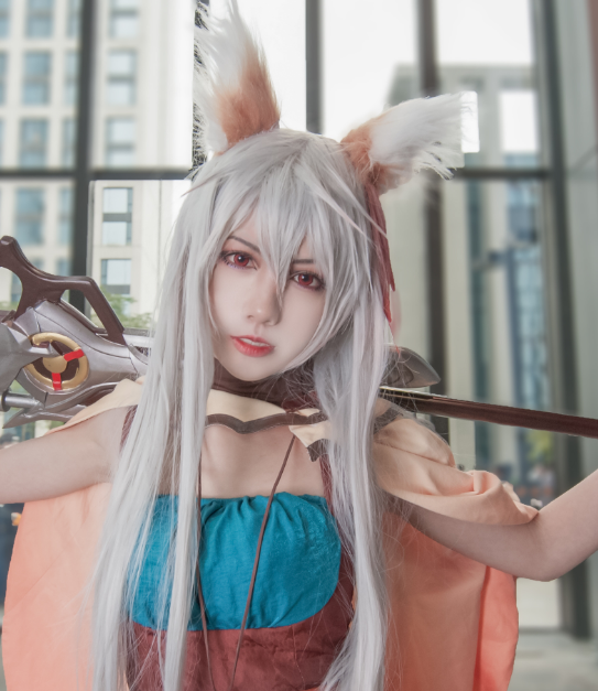 王者荣耀百里守约cosplay红色的瞳孔神情迷人