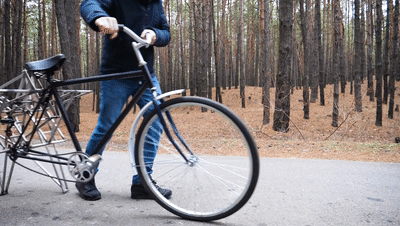 哎呀,行走的自行车终于被他鼓捣出来了