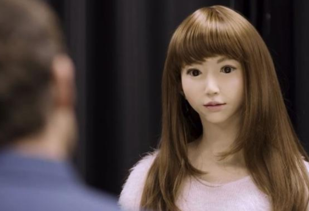 女性机器人被宅男疯抢与真人没差别用户还能自动排水