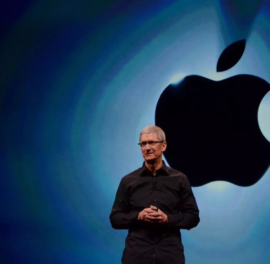 十年中,苹果公司始终面临着双重挑战:如何在取代史蒂夫·乔布斯(steve