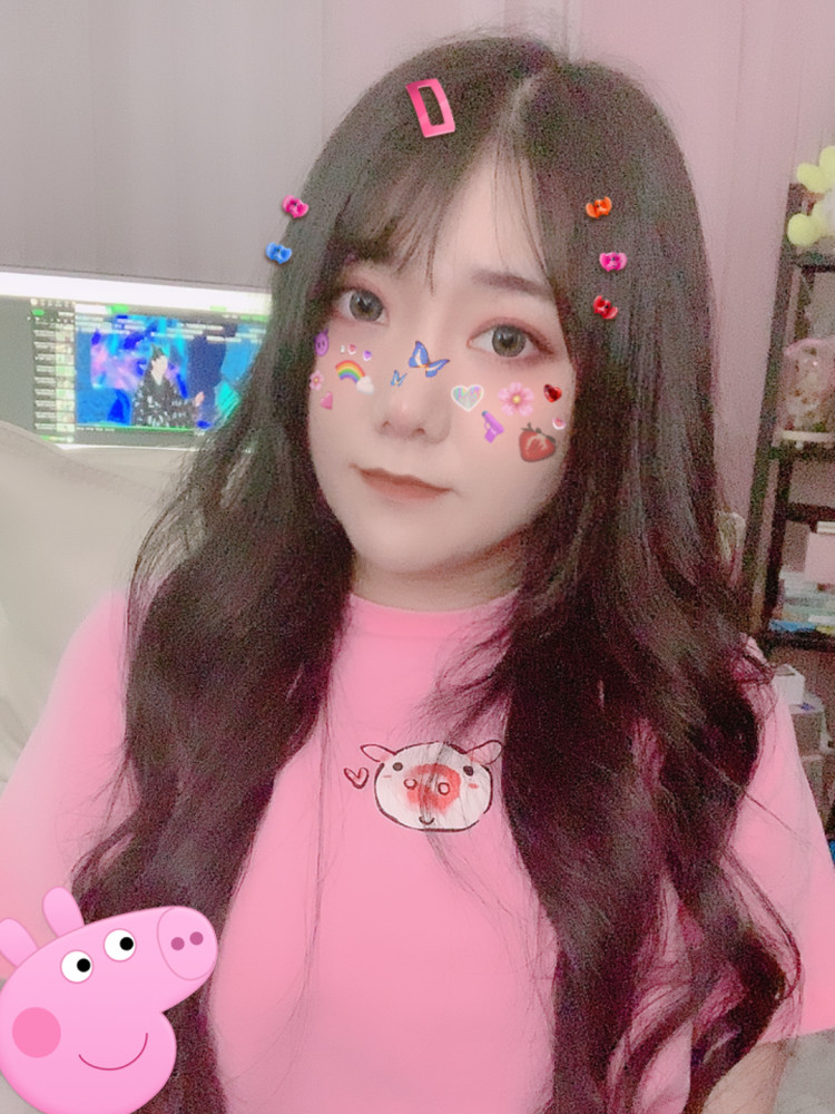 "小团团和陈死狗在一起"上超话了!一起打游戏真的会产生感情?