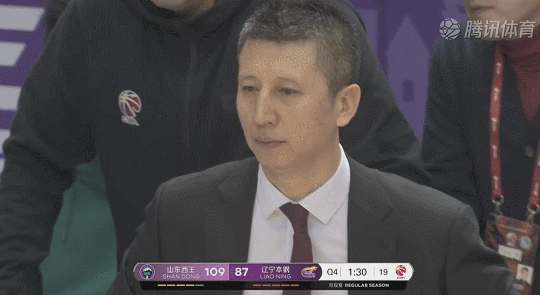 郭士强面容憔悴全场比赛,哈德森狂轰41分10篮板7助攻,仅得到18分9篮板