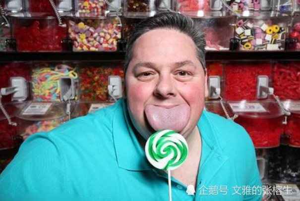 世界上舌头最宽的人,宽度超过8.6cm,伸出的一瞬间众人惊呆了