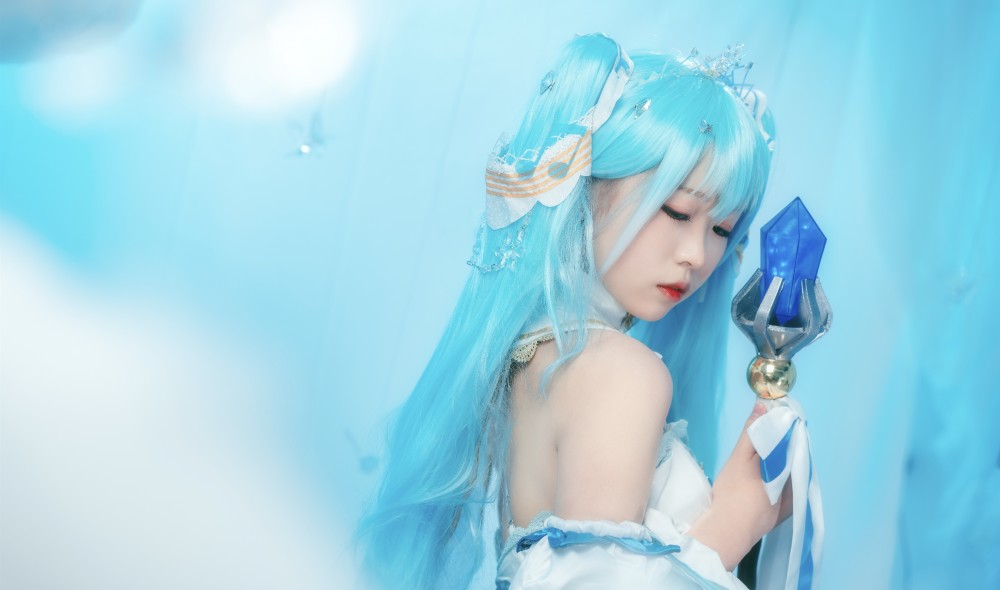 v家公式服,雪初音