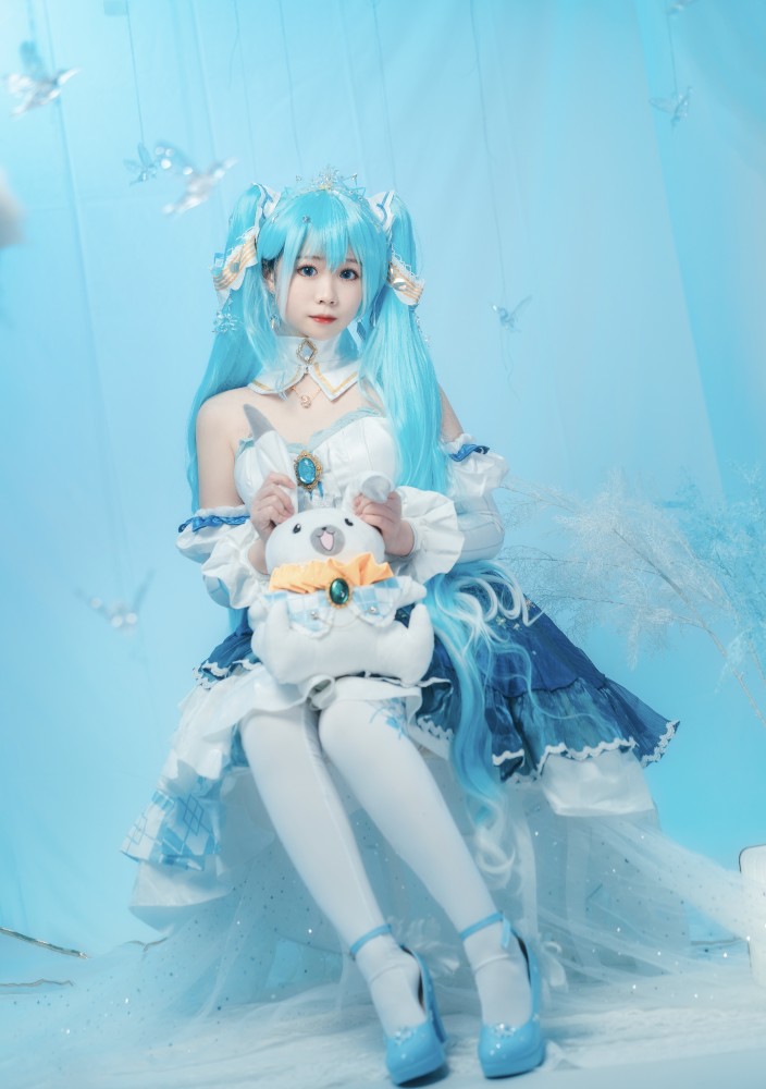 v家公式服,雪初音