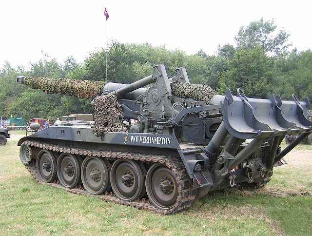 美国m110式203毫米自行榴弹炮,能够发射核炮弹的美式自行火炮