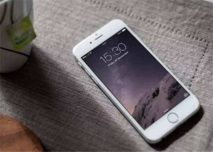 手机放桌上屏幕朝下还是朝上?别以为这是小事,懂事的人都这么做!