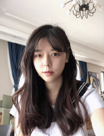 沫子相当宠粉直播穿丝袜不算啥看到她为粉丝剪的头发路转粉