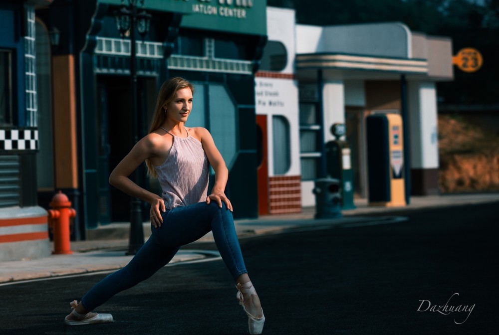 芭蕾街头,将舞台搬到了大街小巷里