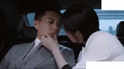 精英律师蒋欣上线美爆了狂撩靳东的画面真的是又甜又霸气