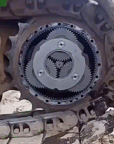 搞笑动图坦克履带滚动原理感觉好神奇