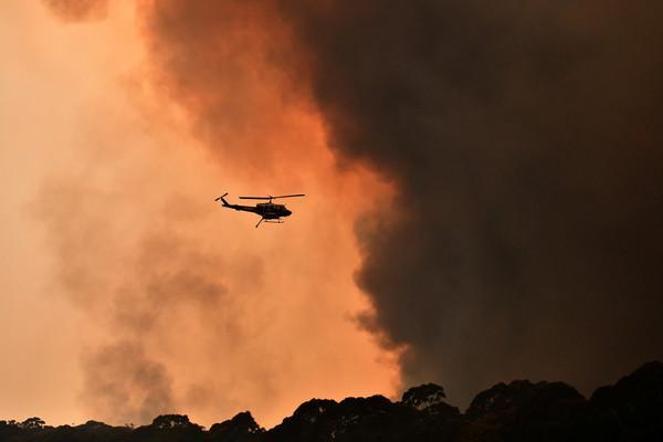 澳洲野火蔓延,维多利亚州上万人撤离(图/路透)