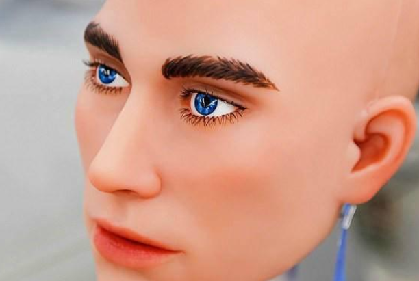 男性机器人一上市遭疯抢女用户满意度达98几乎零差评