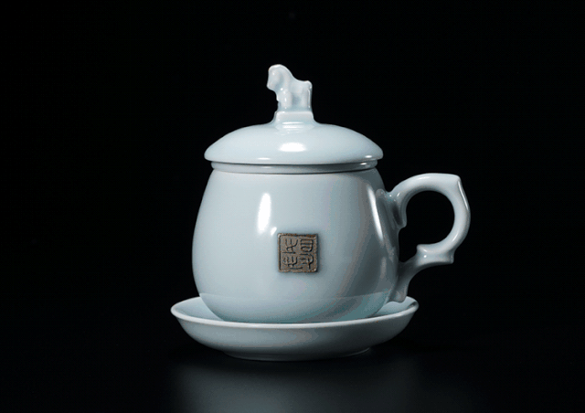 午马杯丨印面铸有"得志"二字,愿你马上得志.