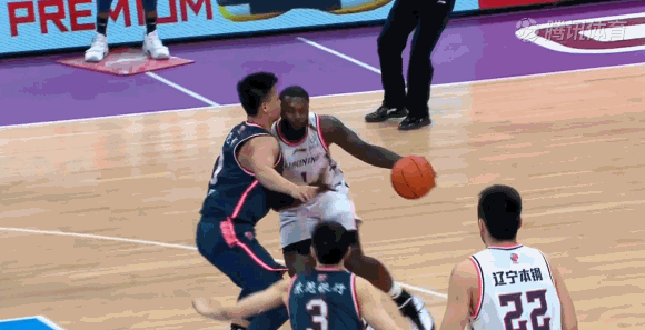 真性情还是真脏 杜锋为何急眼 多角度回放史蒂芬森三次争议动作 腾讯新闻