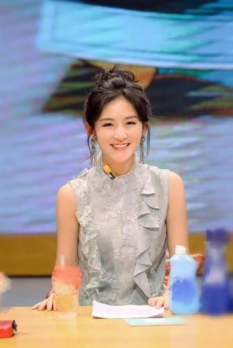 明星否认整容有高招，范爷ab做鉴定，不如谢娜一条微博有说服力
