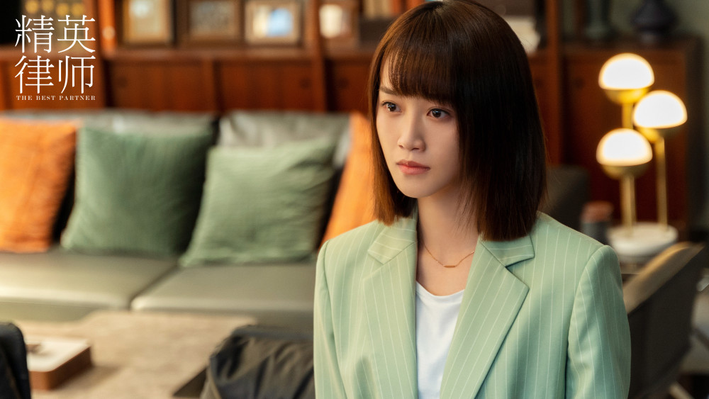 蓝盈莹精英律师里的戴曦缺少毒打