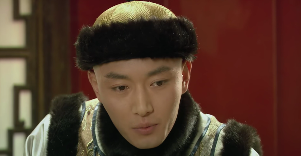 果郡王与余莺儿素不相识,为什么要骗她皇帝喜欢李白的诗?