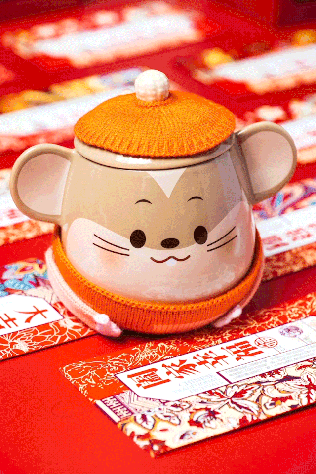 带着小手套,裹得严严实实的~鼠来宝毛衣杯以前总觉着保温杯握在手里怪