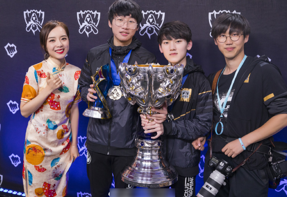 阿水作为ig夺冠的功臣 ,可以说是如今除了uzi之外最受欢迎的adc选手