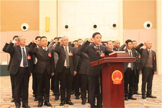 何金文当选乐山市人大常委会副主任