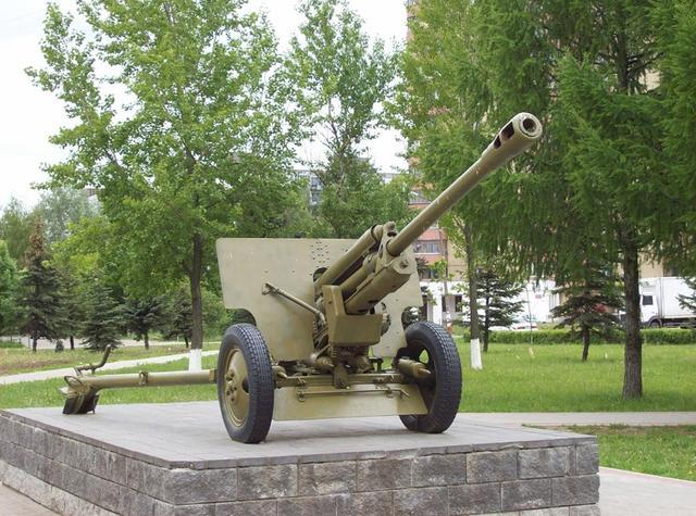 上打坦克下轰步兵,苏联可靠的师属火炮,格拉宾的zis-3型加农炮